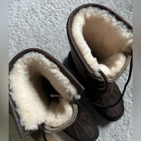 UGG winter boots: Adirondack Boot II W6 - Picture 4 of 5